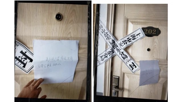 Penganiayaan terhadap Falun Gong secara langsung menargetkan mata pencaharian dan menyerang keamanan pribadi para praktisi di seluruh Tiongkok. Foto: Petugas Wu dari Kantor Polisi Cailu menyegel pintu apartemen Ny. Chen Wei dengan segel polisi dan pemberitahuan pengosongan sepihak. (Chen Wei/Minghui.org)
